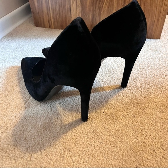 Kendall & Kylie Velvet  Pumps - Picture 5 of 9